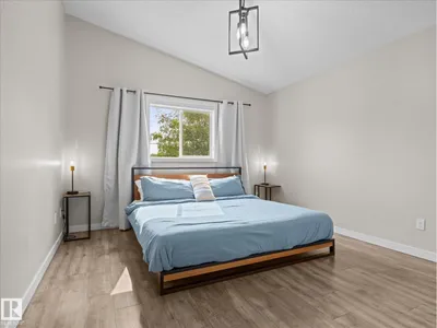 10109 80 ST NW photo 10