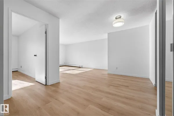 #207 11007 83 AV NW photo 3