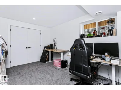 22713 94A AV NW photo 36
