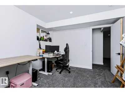 22713 94A AV NW photo 37