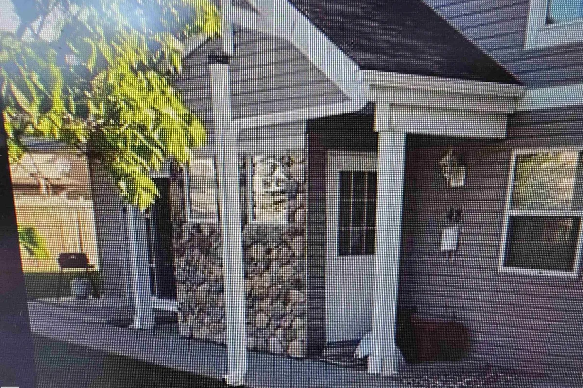 #48 150 EDWARDS DR SW exterior