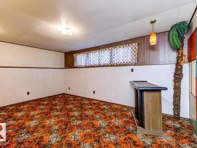 5811 92 AV NW photo 24