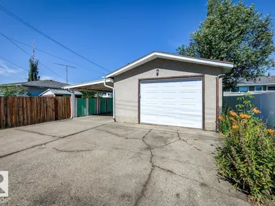 5811 92 AV NW photo 38