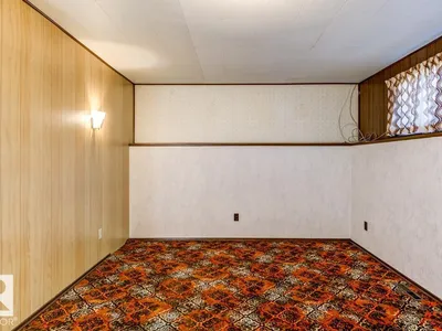 5811 92 AV NW photo 26