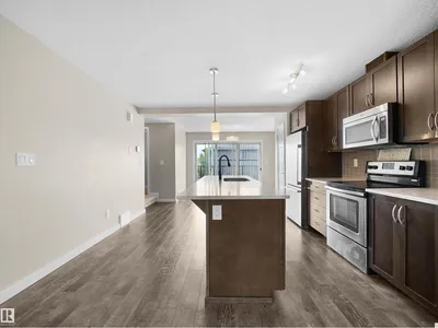 3346 15A AV NW photo 16