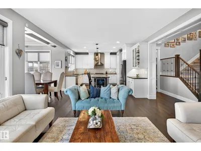 9036 24 AV SW photo 20
