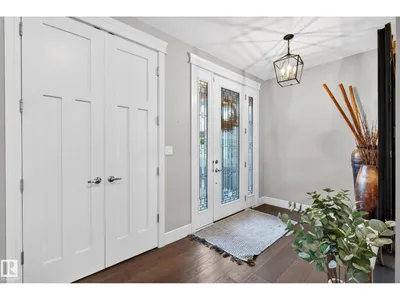 9036 24 AV SW photo 4