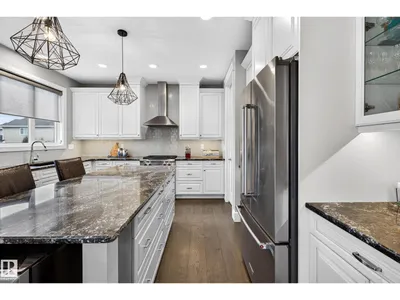 9036 24 AV SW photo 12