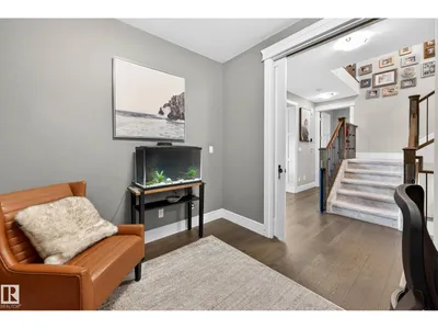 9036 24 AV SW photo 23