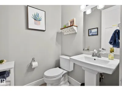 9036 24 AV SW photo 24