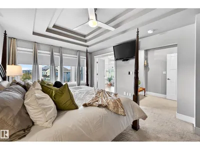 9036 24 AV SW photo 33