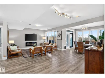 9036 24 AV SW photo 46