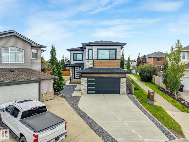 16 MIDDLETON CL, Leduc