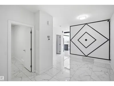 2027 13 AV NW photo 5