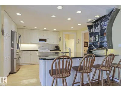 10814 125 ST NW NW photo 14