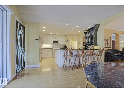 10814 125 ST NW NW photo 15
