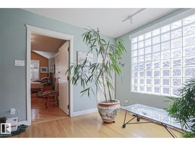 10814 125 ST NW NW photo 36