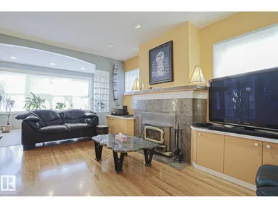 10814 125 ST NW NW photo 5