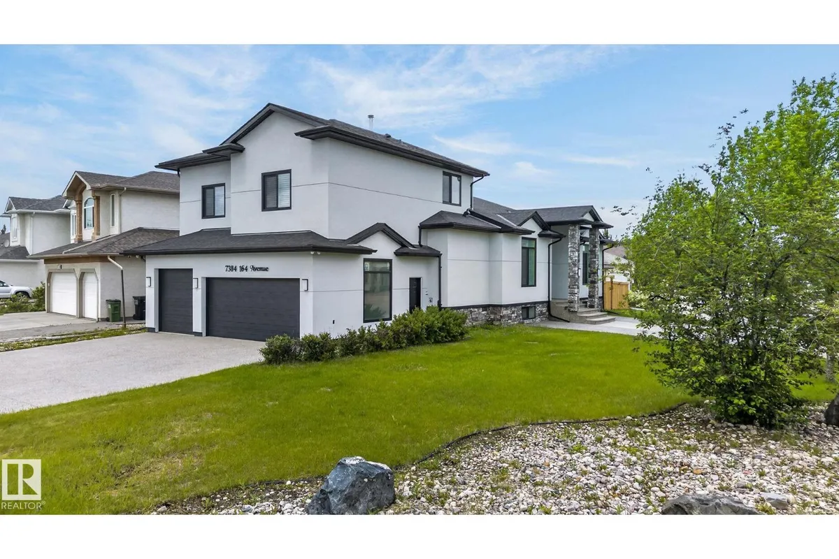7304 164 AV NW exterior