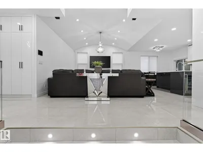 7304 164 AV NW photo 5