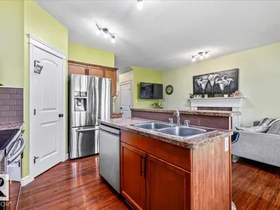 11506 17 AV SW photo 12