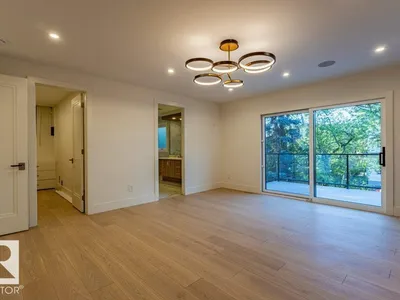 12306 39 AV NW photo 25
