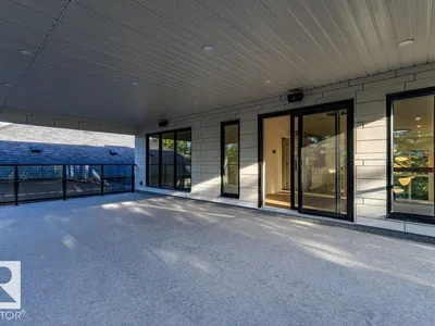 12306 39 AV NW photo 33
