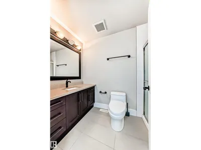 10711 70 AV NW photo 27