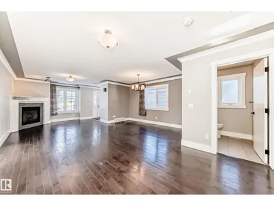 10711 70 AV NW photo 14