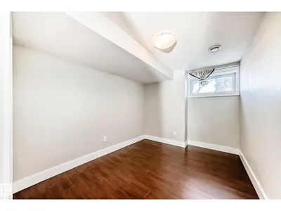 10711 70 AV NW photo 39