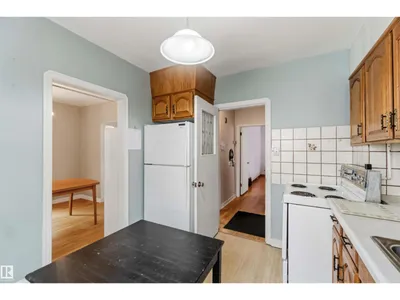 11710 94 Street NW photo 18