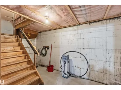 11710 94 Street NW photo 39