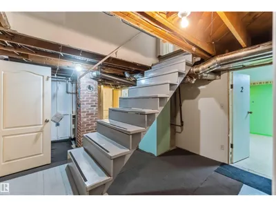 11710 94 Street NW photo 35