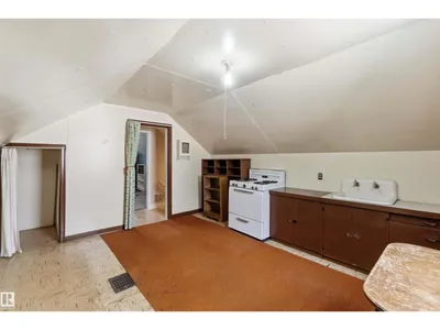 11710 94 Street NW photo 31