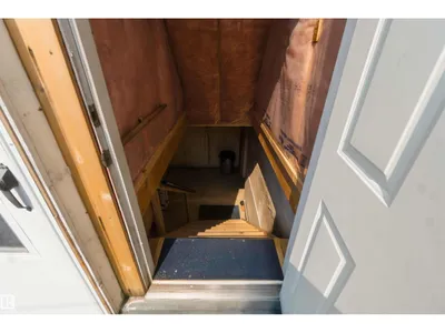 11710 94 Street NW photo 57