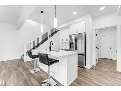 1336 11 AV NW photo 22