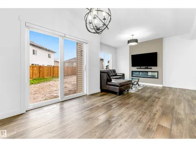 1336 11 AV NW photo 26