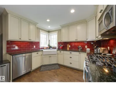 11210 60 ST NW photo 16