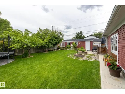 11210 60 ST NW photo 59