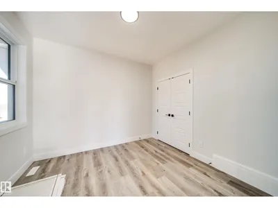 8515 183 AV NW photo 4