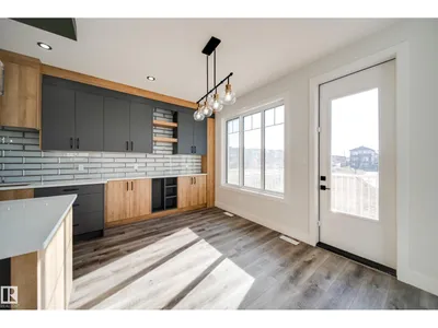 8515 183 AV NW photo 12