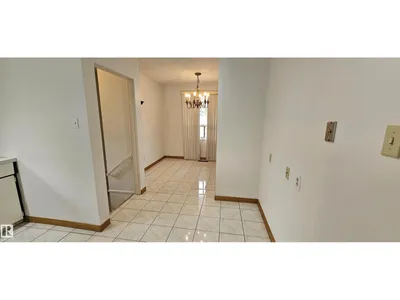 5307 114B ST NW photo 13