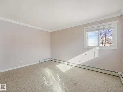 #15 10724 115 ST NW photo 9