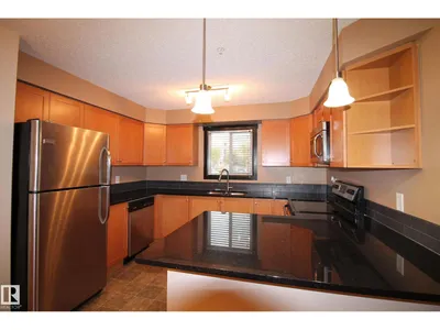 #105 3719 Whitelaw LN NW photo 6