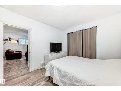 11429 89 ST NW photo 15