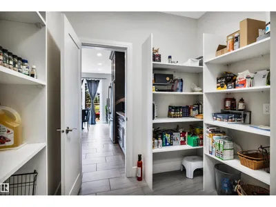 6 ELISE PL photo 18