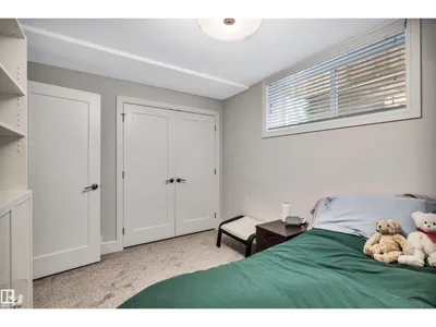 6 ELISE PL photo 40