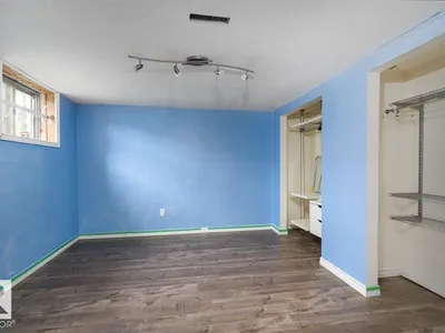 11730 125 ST NW photo 8