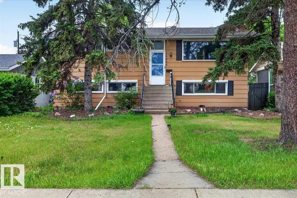 16206 79A AV NW photo 2