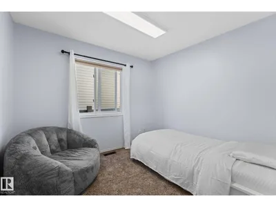 4532 210 ST NW photo 22
